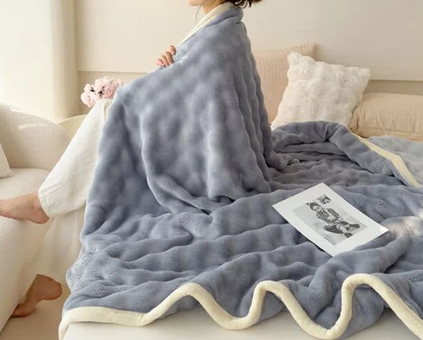 Soft Plush Throw Blanket 150x200cm Warm Flannel Blanket for Sofa Bed and Travel