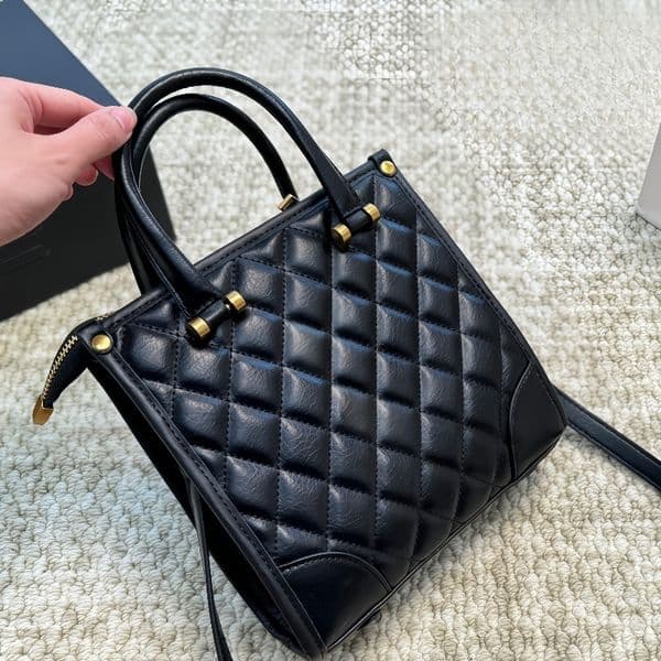 Designer handbag women's luxury makeup crossbody casual case vintage diamond high quality leather metal lettering logo classic shoulder fashion tote bag 05