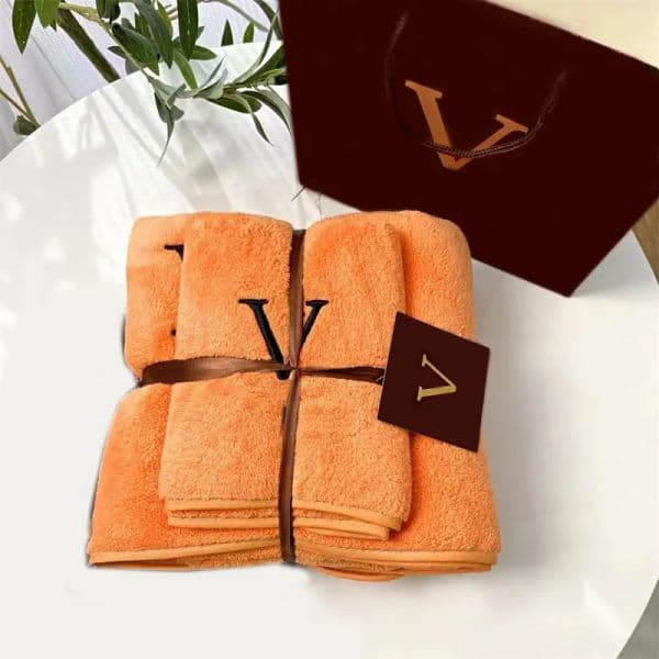 Designer blue bath towel queen size coral fleece absorbent washcloths 2pcs letter pattern christmas day gift beach towels comfortable JF010