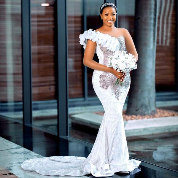 Plus Size Aso Ebi Mermaid Wedding Dress for Bride Illusion Bridal Gowns Rhinestones Decorated Lace Long Sleeves Wedding Gowns for African Nigeria Black Women D165