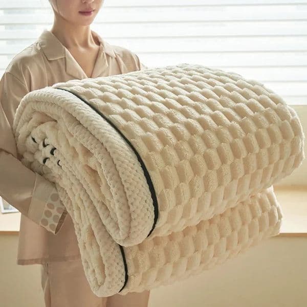 Blanket Coral velvet blanket is used for napping office sofas air conditioning blankets summer beds single blankets Farai velvet blankets 241107