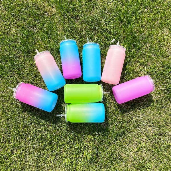 Wholesale Kids Unbreakable vinyl acrylic 16oz matte ombre / solid plastic Iced Coffee can with pp lid and straw for Smoothie Whiskey Boba Soda Tea Gift