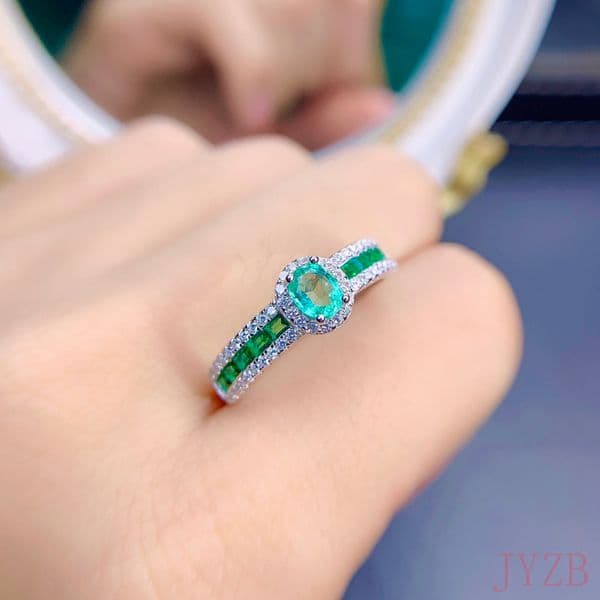 2022 New Emerald ring unique style lovely fashionable color wedding jewelry engagement ring