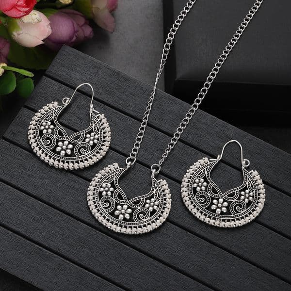 Indian Ethnic Earrings Nacklace For Women Vintage Dangle Drop Earrings Set Tribal Jewelry Flower Hollow Carved Huggies