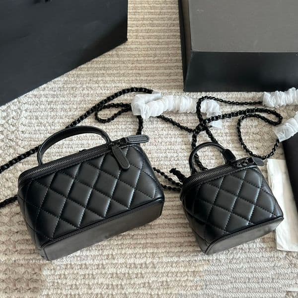 2024 Handbag Designer Makeup Bag Women s Shoulder Bag Leather Solid Color Diamond Stripe Gold Hardware Metal Luxury Matilas Chain Crossbody Bag Purse Box Bags 18 /10cm