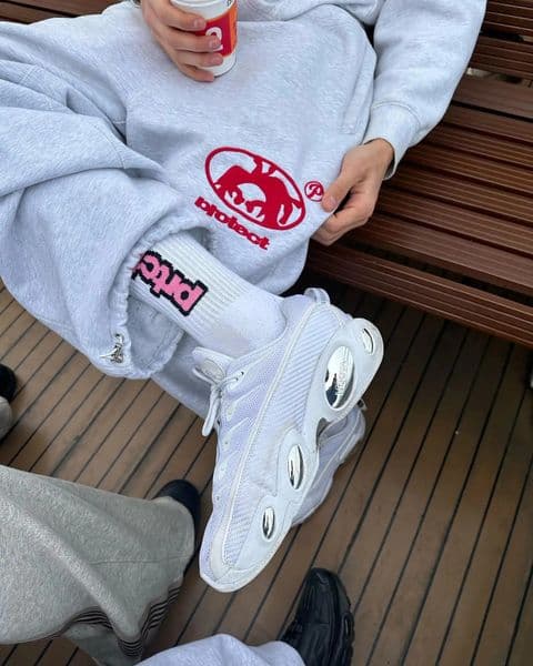 Streetwear protective sports pants Y2K sports pants Hip Hop Letter Embroidery Baggy casual pants mens elastic waist jogging Trouser 241112