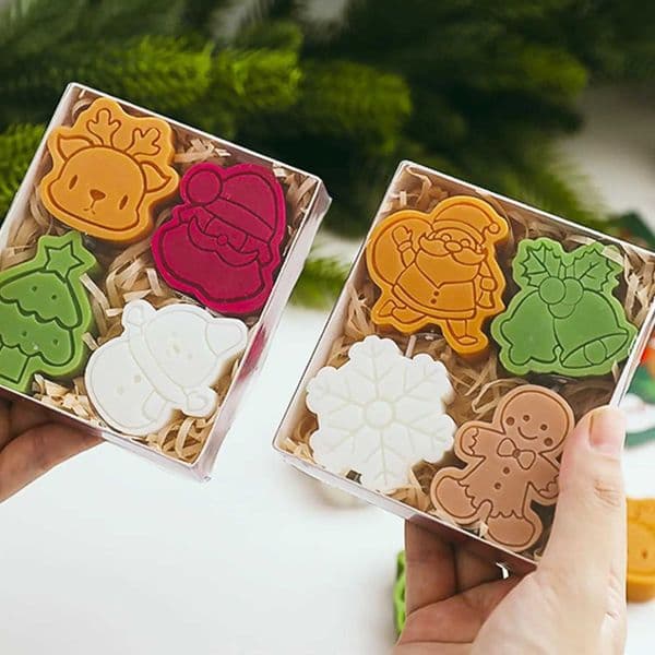 4Pcs Christmas Scented Candles Set Cartoon Santa Claus Elk Trees Snowman Aromatherapy Soy Wax Candles Halloween Home Decor GiftXJ241112