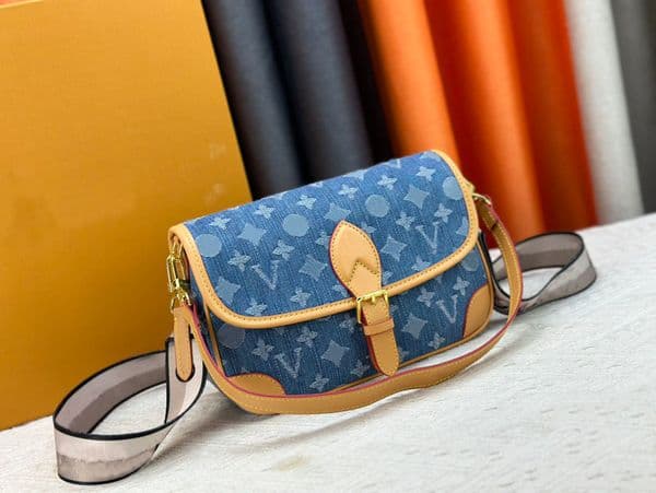 2024 New denim baguette Small Square Wide Strap Single Shoulder Cross body Underarm Bag classic messenger tote designer bag