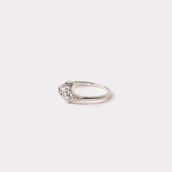Designer Empress Dowager Saturn Embossed Ring with Personalized Temperament Punk Couple Style