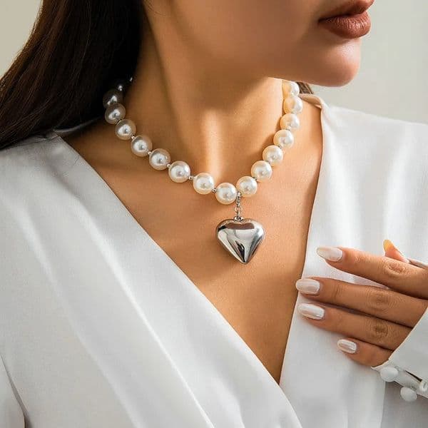 Small Pearl Exquisite Punk Style Pearl Necklace Exquisite Peach Heart Solid Pendant Exquisite Romantic Versatile Accessory 241116