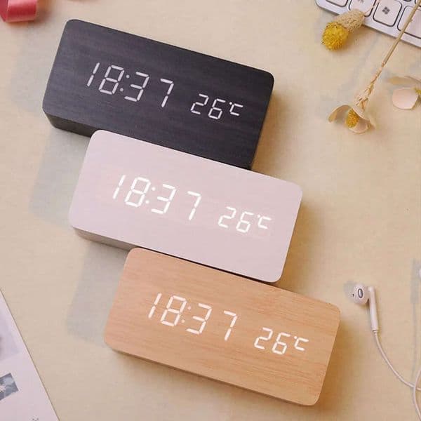2026 New Wooden Table Modern Led Cloc Desk Smart Alarm For Bedrooms Bedside Square Voice Control Desktop Digital Clock Room 230531 Top Top K