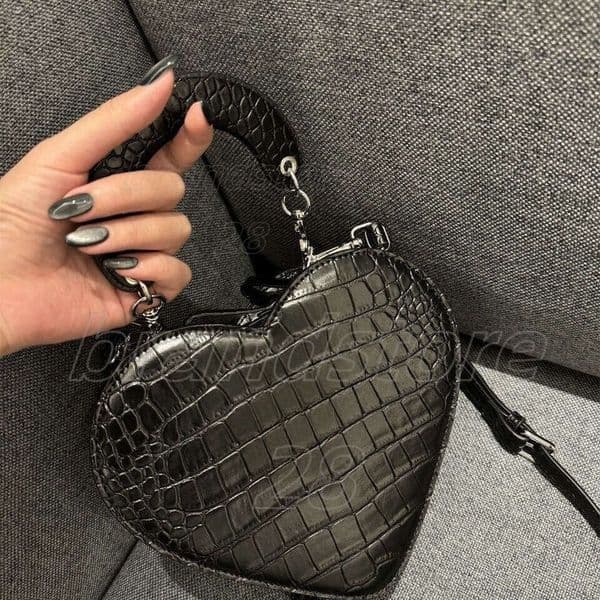 Vivienmes Saturn Pattern Westwood Love Shape Handbag New Crossbody Bag Stylish High Tote Bag Designer Bag Brooklynn Bag Shoulder Bag Purse Bag Wallet Cyme Makeup Bag