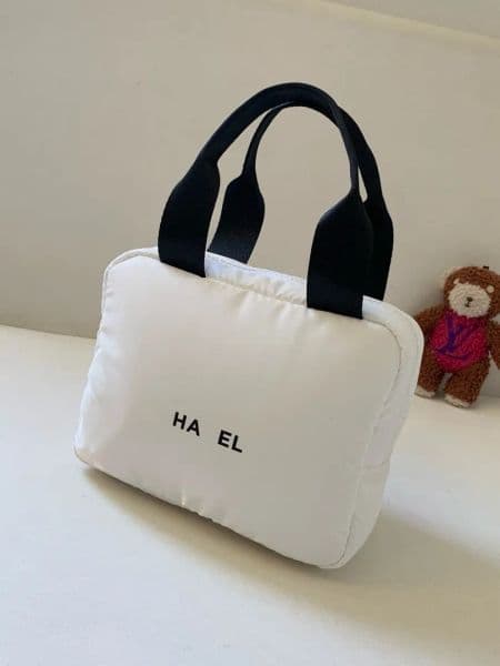 2026 Designer white Handbag Letter Embroidered Camellia Soft Extra Large Makeup Washing Bag 26Y0119