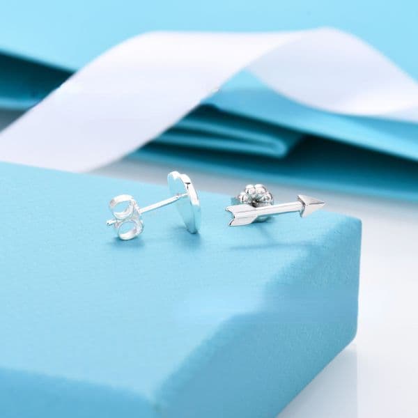 Designer Studs Earrings Mini Heart Rose Gold Arrow Earrings Female White Copper Plated 18K Gold Earbuds Steel Seal
