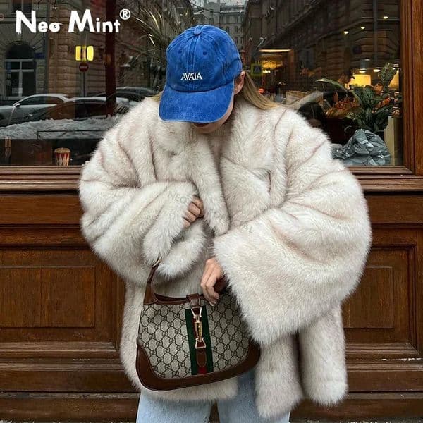 Neo Mint 2024 Winter Ins Fashion Girls Oversized Gradient Fur Coat Women Thick Warm Outerwear Fluffy Faux Jacket 241121Z
