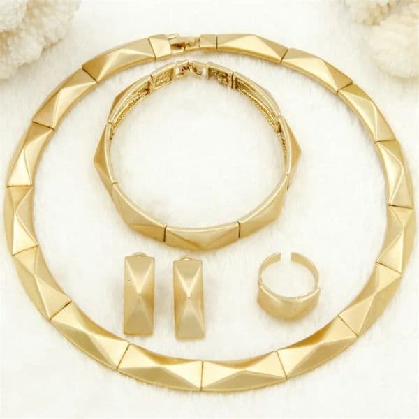 Pendants fashion accessLiffly Dubai Fashion Gold Jewelry Sets for Women Choker Necklace Ring Charm Earrings African Wedding Bridal Jewelry S