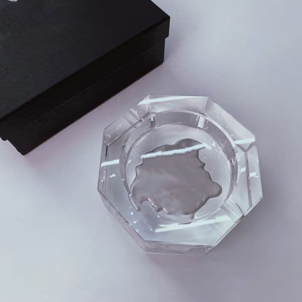 2026 Designer Crystal 3D cologne Relief Mens Home Transparent perfume Ashtray Gift Box Free Shipping