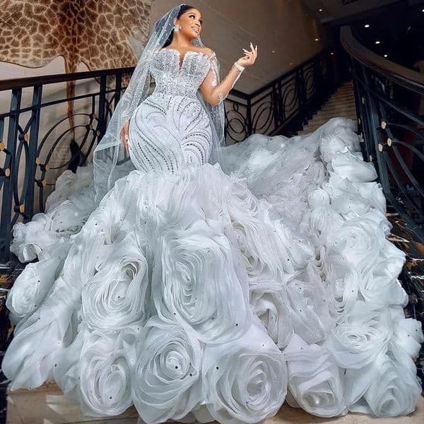 2024 Arabic Aso Ebi White Mermaid Wedding Dress Sheer Neck Beaded Crystals Lace Detachable Train Bridal Gowns Dresses Vestido De Noiva