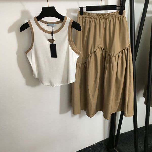 Designer Camis Dresses Women Vest Tracksuit Cotton Tops Skirt Set Two Pieces Luxury Tracksuit Summer Tees Dress