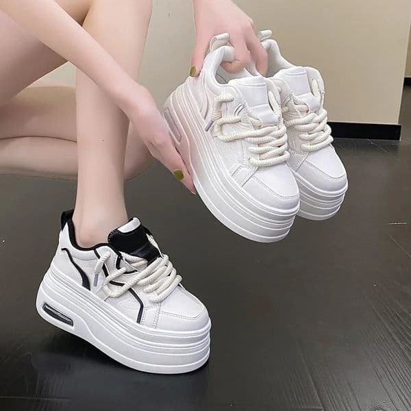 platform sports shoes womens spring and autumn round shoelaces comfortable 8CM thick sole sports shoes black and white casual shoes S260526