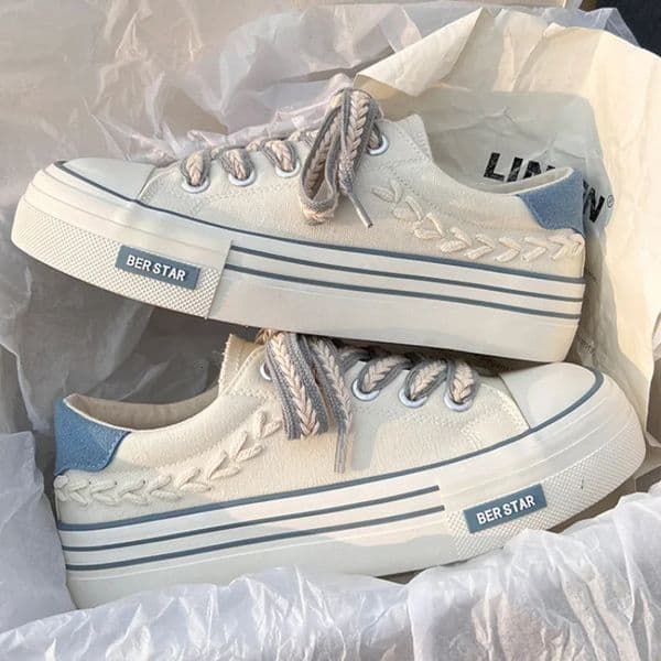 Womens platform canvas shoes with high thickening thickness are suitable for young girls outdoor es and womens thick soled shoes 240615