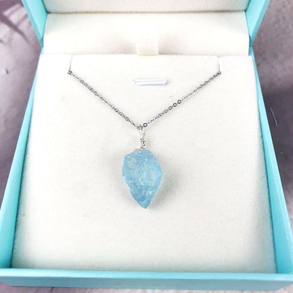 1Pcs Real Natural Blue Aquamarine Pendant Raw Beryl Crystal Jewelry Semi-Precious Stone Mineral For Necklace Wife Daughter Gifts
