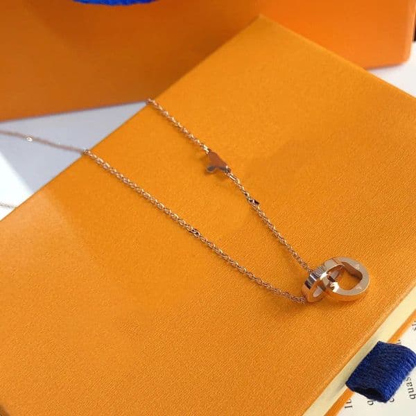 Couple Pendant Necklaces Charm Designer Round Gold Necklace for Women Gift Popular Fashion Jewellery Brand Beautiful Stainless steel non fading bj251