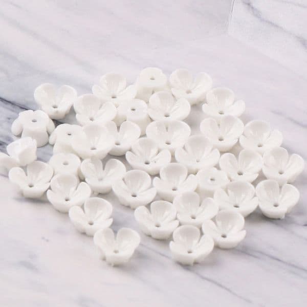 50 Pieces 10mm Tiny White Flatback Resin Cabochons Flowers For Bracelet Earrings accessories Pack