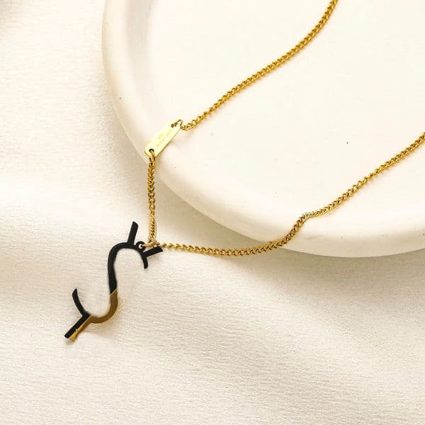 Womes Designer Necklace 18K Gold Plated Silver Pendant Necklaces Links Chains Necklace Geometry Pendant Wedding Jewelry Love Gifts