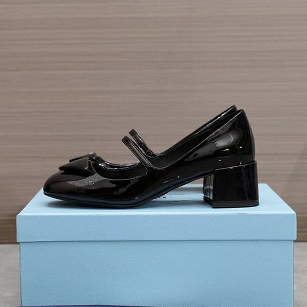 Slingback Women Heels Designer Triangle Pumps Black Leather Pointed Dress paty Shoes Toe Sandals Slingbacks Pump White Heel Comfy Fashion Loafer Sandal