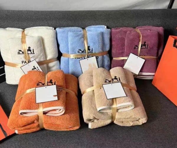 2026 New Designer Towel H Fashionable Bath Lti Color Beach Soft Bathroom Towels Suitable For Outdoor Use Foldable Set Luxury Free Shipping