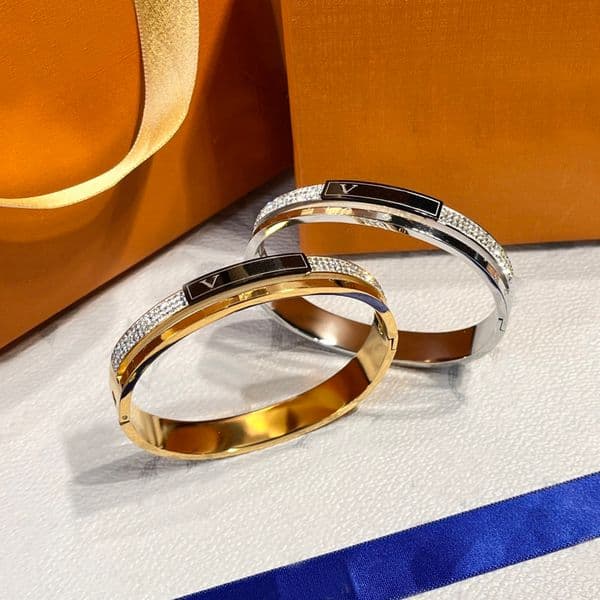 Charm Classic s Women Bangle Luxury Designer Jewelry Crystal 18K Gold Plated 925 Silver Plated Stainless steel Lovers Gift Bangles Mens Cuff Q260603