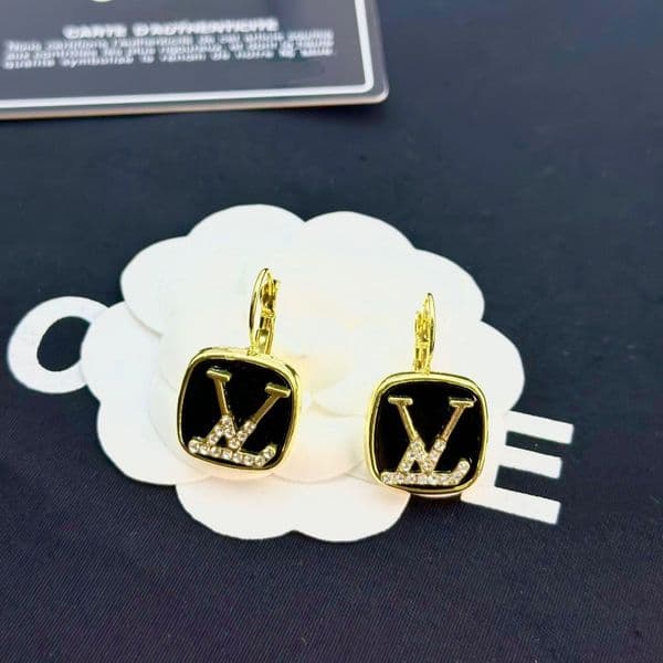 Fashionable luxurious, and high-end square letter pendant earrings with retro temperament and diamond inlaid jewelry