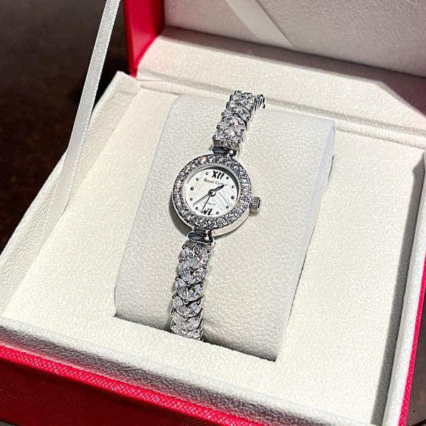 Fashion Women Watch with Shiny Diamond Watch Ladies Luxury Brand Ladies Casual Women Bracelet Crystal Watches Relogio Feminino