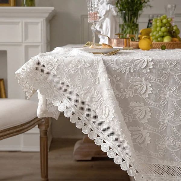 Embroider white lace tablecloth for weddings parties living rooms bedrooms American tablecloth decoration 240927