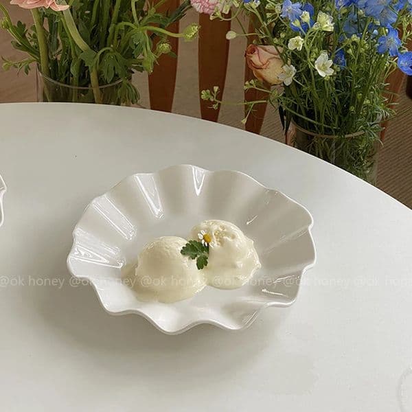 Korean style Wave Lotus Leaf Edge Dessert Pure White Plate French Irregular Vegetable Plate Home Decoration 240924