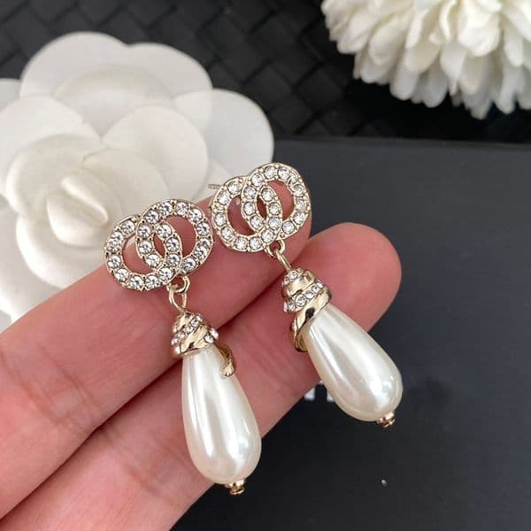 Crystal Rhie Designer Ear Stud Earrings Long Pearl Real Gold Brass Copper Stamp Letter Earring Fashion Womens Elegance Wedding Party Jewelry Accessories