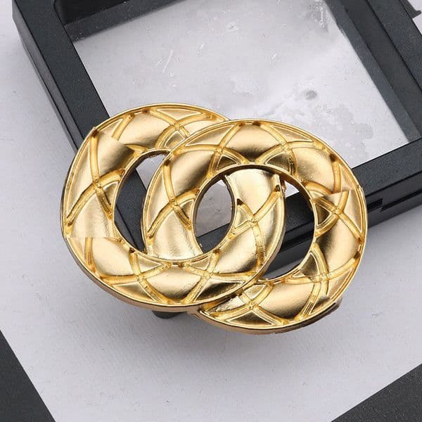 Designer Pearl Brooches Mens Womens Letter Pendant Classics Brooche Sweater Suit Brought Pin Clothing Jewelry Accessories