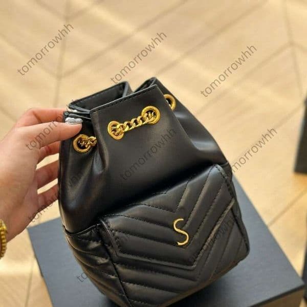 2024 New Striped Commuter Crossbody Fashion Trend Travel Bucket Backpack Women's Single Shoulder
