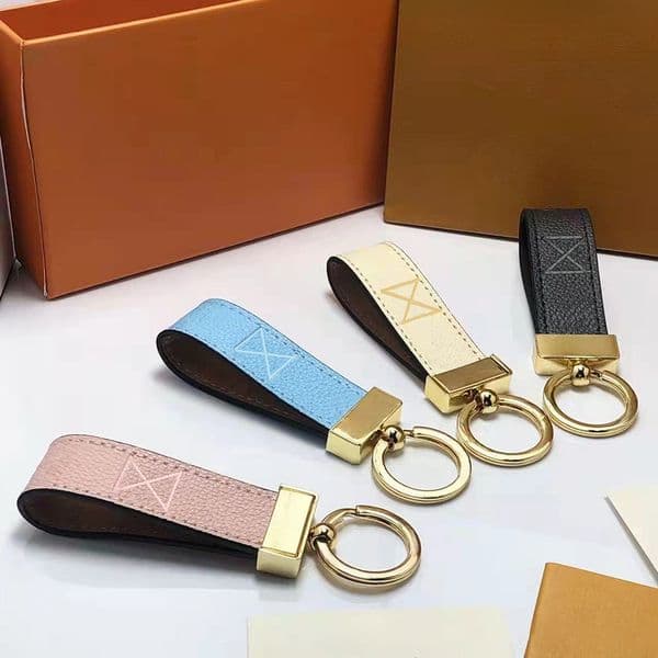 Designer Keychains Car Key Chain Bags Decoration Cowhide Gift Letters Flower Design for Man Woman 13 Option Top Quality Accessories