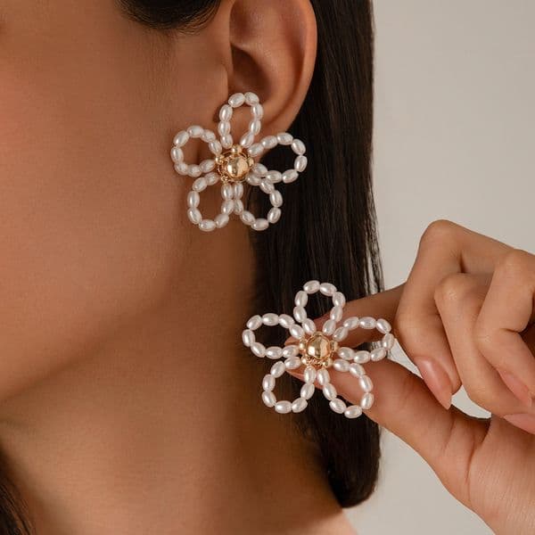 with simple imitation pearl knot BowEarring earrings
