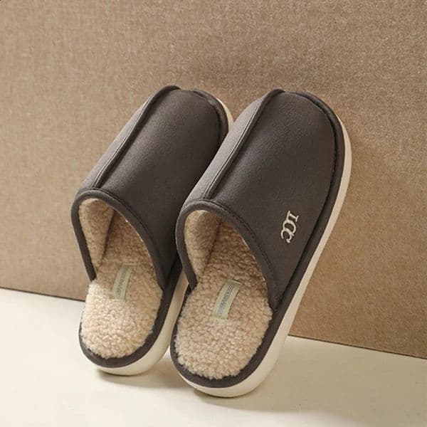 Classic Unisex Plush Slippers: Warm Anti-Slip Indoor House Shoes Men & Women, Perfect for Autumn and Winter