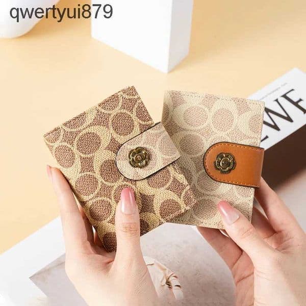 Wallets 2024 New Female Anti Text Brus Retro Multi Card Slot Large Capacity Driver License Elderly Card qwertyui879 H241016