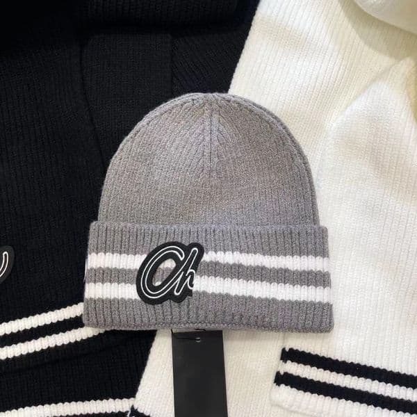 Beanie Designer beanie luxury beanie hat versatile beanie knitted hat warm Fashion Scarves letter pure colour design hat gift hat 4 colors very good