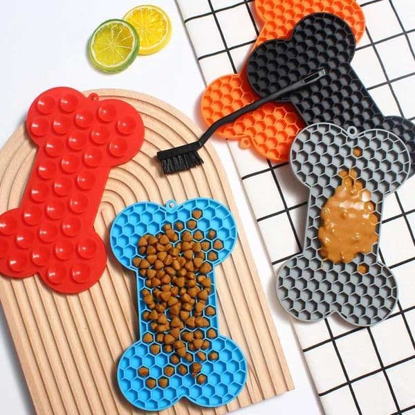 Dog Bowls & Feeders Bone-Shaped Silicone Lick Pad Relieve Boredom Anxiety with Delicious Treats Slow Eating Lickmat Feeding Mat