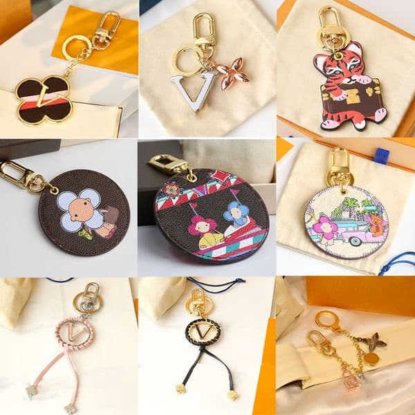 2024Handmade designer keychains dragonne multicolor key chain women men brown leather bag wallet lanyard plated gold accessories dragonne keychain letter 3540