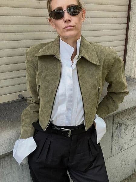 Elegant military green suede short jacket for women fashionable lapel long sleeved zipper cut jacket autumn womens Communicating Streetwear 241023