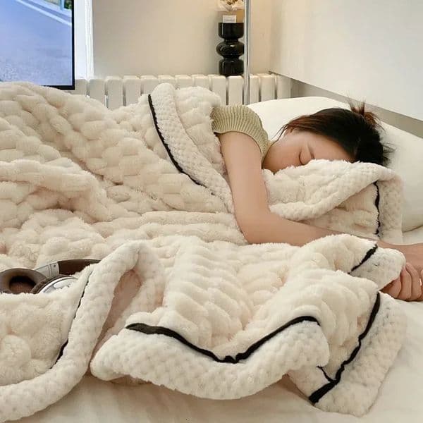 Blanket Turtle Velvet Autumn Winter Warm Sleeping Soft Comfortable Flannel Fleece Blankets For Bed Cozy Thickened Warmth Quilt 241021