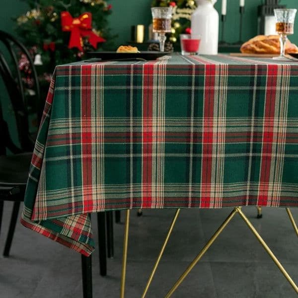 Christmas Plaid themed checkered tablecloth suitable for holiday parties banquets restaurants kitchen decoration fabrics 241024
