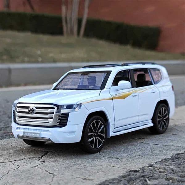 1/32 Toyota Land Cruiser LC300 ZX Prado SUV Alloy Car Model Die Casting Metal Off road Car Model Sound Light Childrens Toy Gift M241025